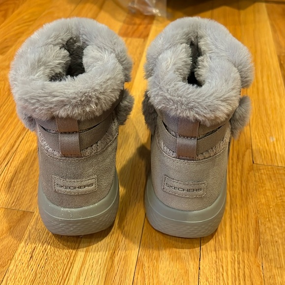SKETCHERS FAUX FUR TRIM ANKLE BOOTS - Picture 2 of 6